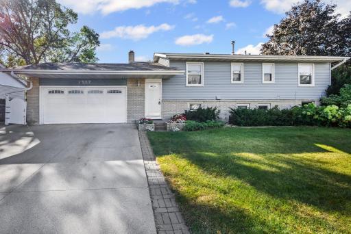 7557 80th Street S, Cottage Grove, MN 55016