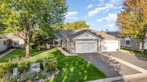 769 Lake Ridge Drive, Woodbury, MN 55129
