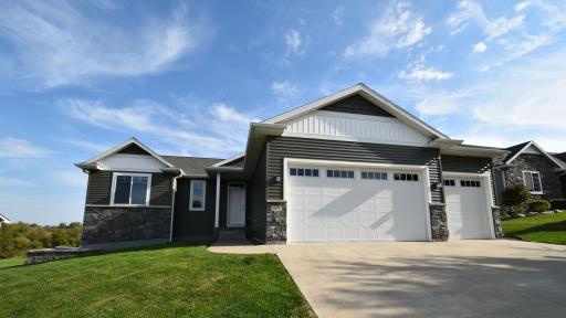 601 Golfview Avenue, Zumbrota, MN 55992