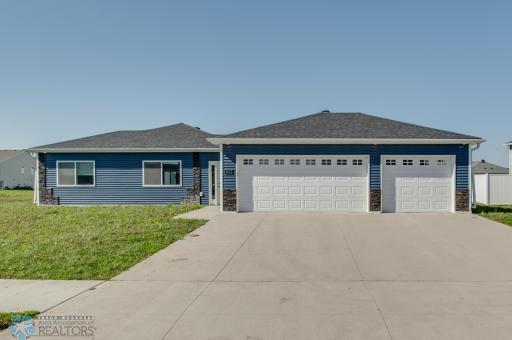 3613 18th Street S, Moorhead, MN 56560