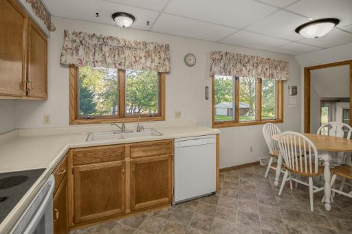 10194 Reardon Avenue SW, Cokato, MN 55321