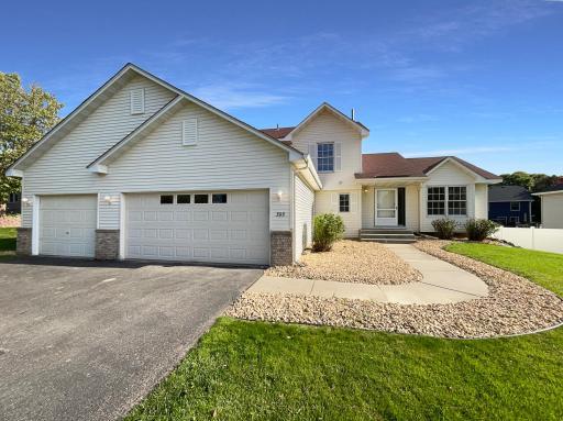 395 Pendryn Hill Curve, Woodbury, MN 55125