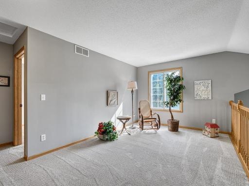 Light filled loft, great office, craft room