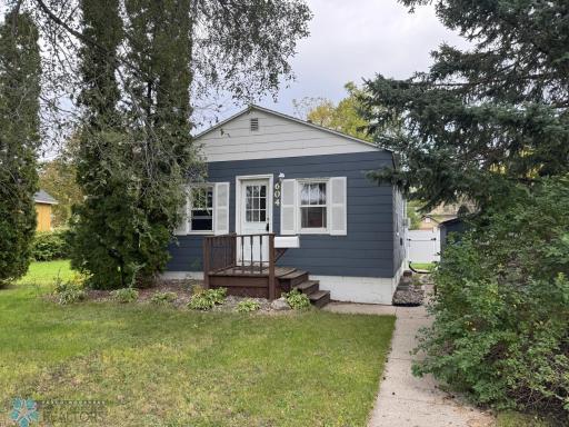 604 9th Street N, Wahpeton, ND 58075