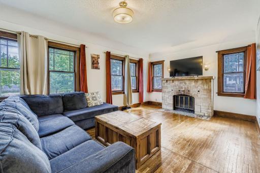 3401 Girard Avenue N, Minneapolis, MN 55412