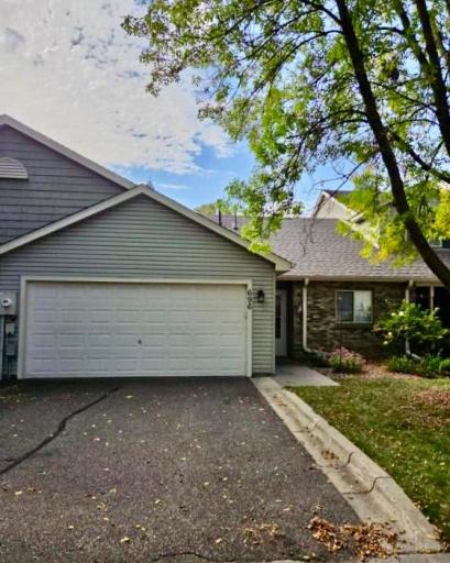 696 Monn Avenue, Saint Paul, MN 55127