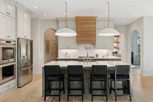 9399 Eagle Ridge Way, Chanhassen, MN 55317