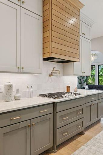 9399 Eagle Ridge Way, Chanhassen, MN 55317