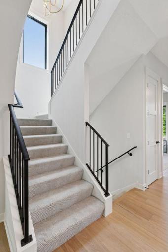 9399 Eagle Ridge Way, Chanhassen, MN 55317