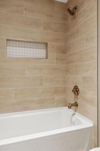 9399 Eagle Ridge Way, Chanhassen, MN 55317