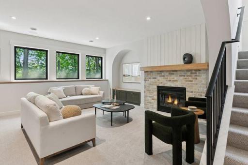 9399 Eagle Ridge Way, Chanhassen, MN 55317