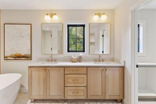 9511 Eagle Ridge Road, Chanhassen, MN 55317