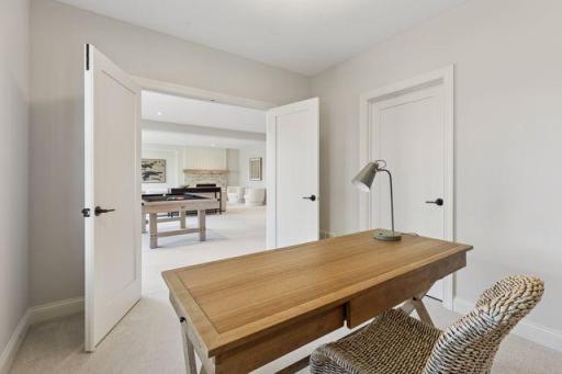 9511 Eagle Ridge Road, Chanhassen, MN 55317