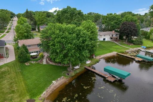 2001 Long Lake Road, Saint Paul, MN 55112
