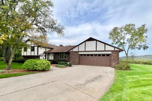 4336 Lookout Lane, Red Wing, MN 55066