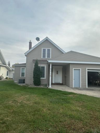 18 E Main Street, Madelia, MN 56062
