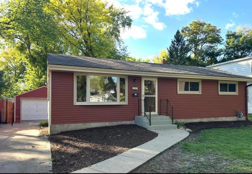 1821 Malvern Street, Lauderdale, MN 55113