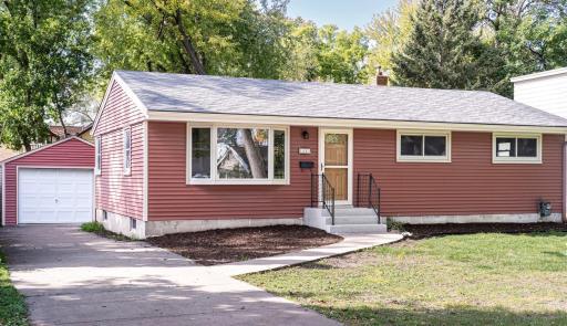 1821 Malvern Street, Lauderdale, MN 55113