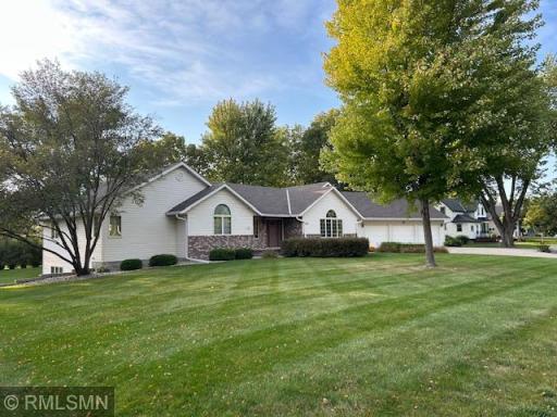 105 Hennepin Avenue N, Glencoe, MN 55336