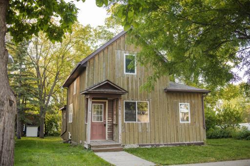 104 E 5th Street, Morris, MN 56267