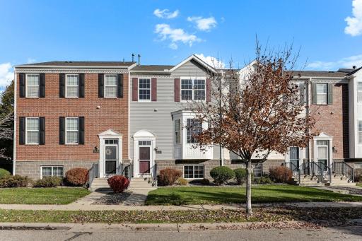 Welcome Home! Spacious 4 Bed 4 Bath Townhome in great Apple Valley Location!