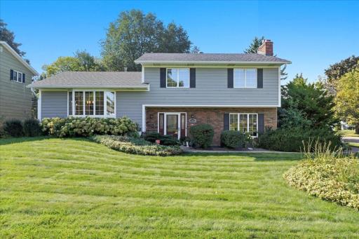 1513 Smith Avenue S, Saint Paul, MN 55118