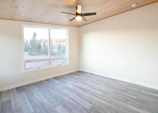 114 E Lakeview Drive, Silver Bay, MN 55614