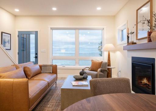 114-116 E Lakeview Drive, Silver Bay, MN 55614