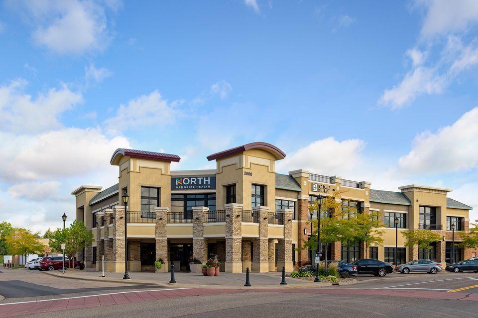 Only a few minutes down Silver Lake Road is Silver Lake Village - numerous local shops and eat, Cub grocery, LA Fitness and quick access to 694.