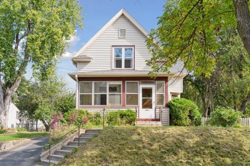 1084 Hall Avenue, Saint Paul, MN 55118