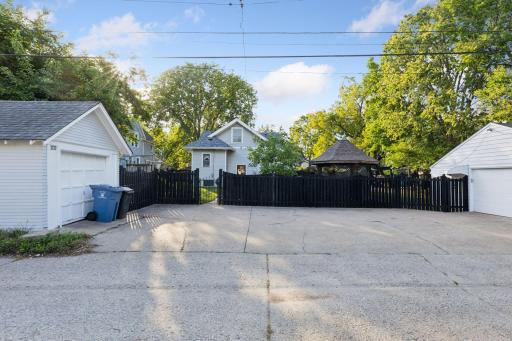 A single & double garage. Bring all your toys. There is plenty of space.