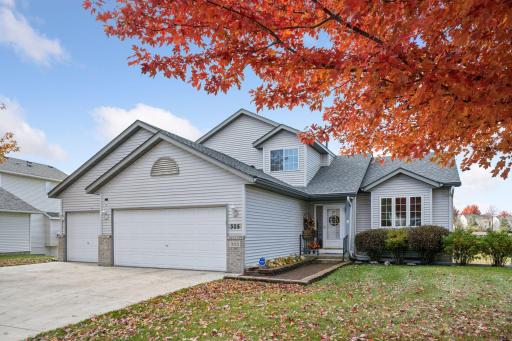 305 Maple Knoll Way NW, Saint Michael, MN 55376