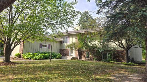 1575 Mcclung Drive, Saint Paul, MN 55112