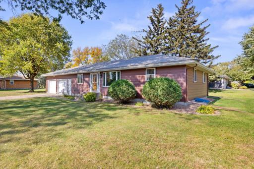 202 W 8th Street, Winthrop, MN 55396