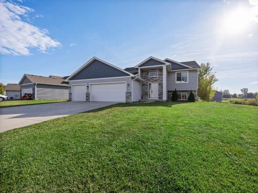 9-web-or-mls-331 Bavaria Ln (40 of 185).jpg