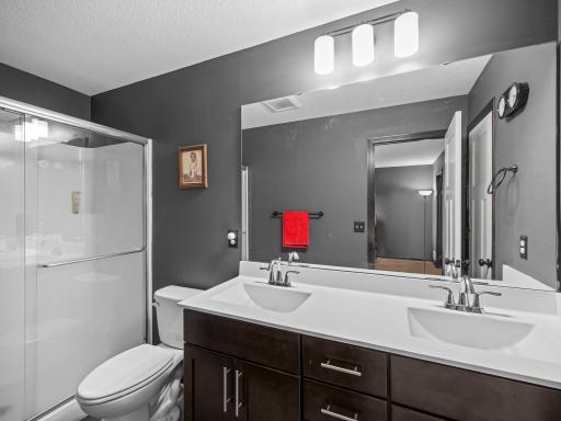 29-web-or-mls-331 Bavaria Ln (180 of 185).jpg