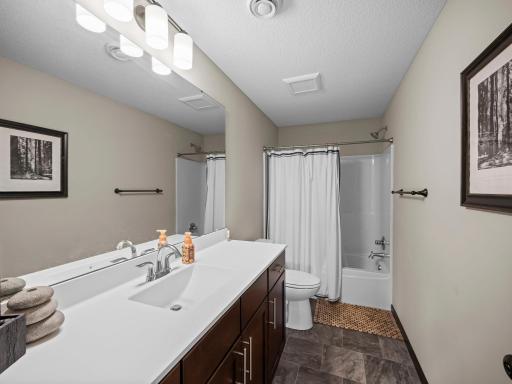 32-web-or-mls-331 Bavaria Ln (113 of 185).jpg