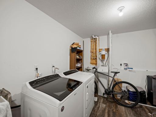 25-web-or-mls-331 Bavaria Ln (110 of 185).jpg