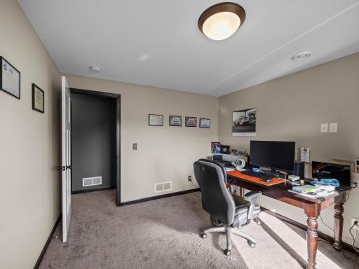 35-web-or-mls-331 Bavaria Ln (107 of 185).jpg