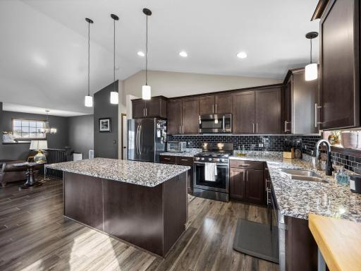 24-web-or-mls-331 Bavaria Ln (161 of 185).jpg