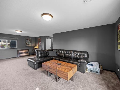 39-web-or-mls-331 Bavaria Ln (88 of 185).jpg