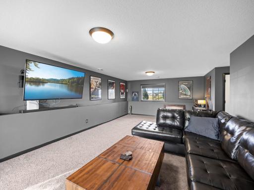 40-web-or-mls-331 Bavaria Ln (92 of 185).jpg