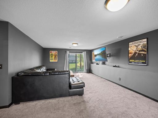 36-web-or-mls-331 Bavaria Ln (76 of 185).jpg