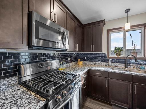 22-web-or-mls-331 Bavaria Ln (153 of 185).jpg