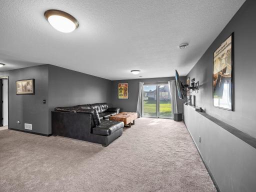 37-web-or-mls-331 Bavaria Ln (80 of 185).jpg