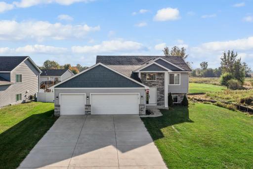 7-web-or-mls-331 Bavaria Ln (6 of 185).jpg