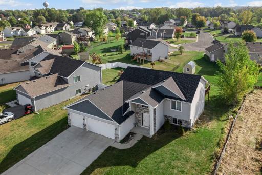 8-web-or-mls-331 Bavaria Ln (9 of 185).jpg