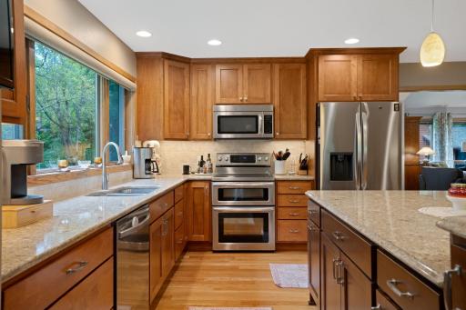 Ceiling-high cabinets, double oven and newer appliances make this one stand out.
