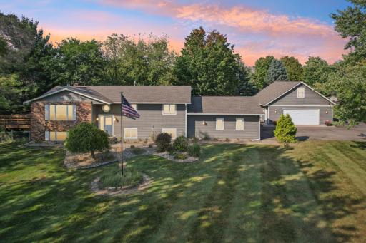 Photo for 935 Ridge Pass, Hudson, WI 54016 - listing #6798133 935 Ridge Pass, Hudson, WI 54016