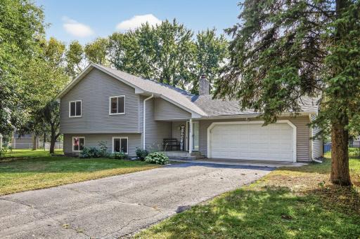 9920 206th Street W, Lakeville, MN 55044